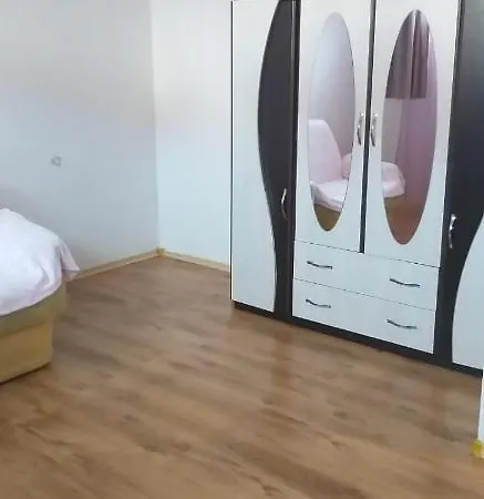 Apartament 3 *